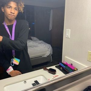 Meet your Posher, Ira